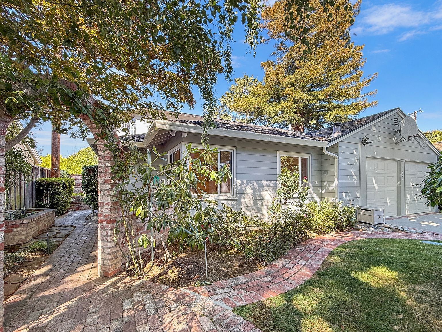 Houses on Hilbar Ln · Palo Alto photo 2