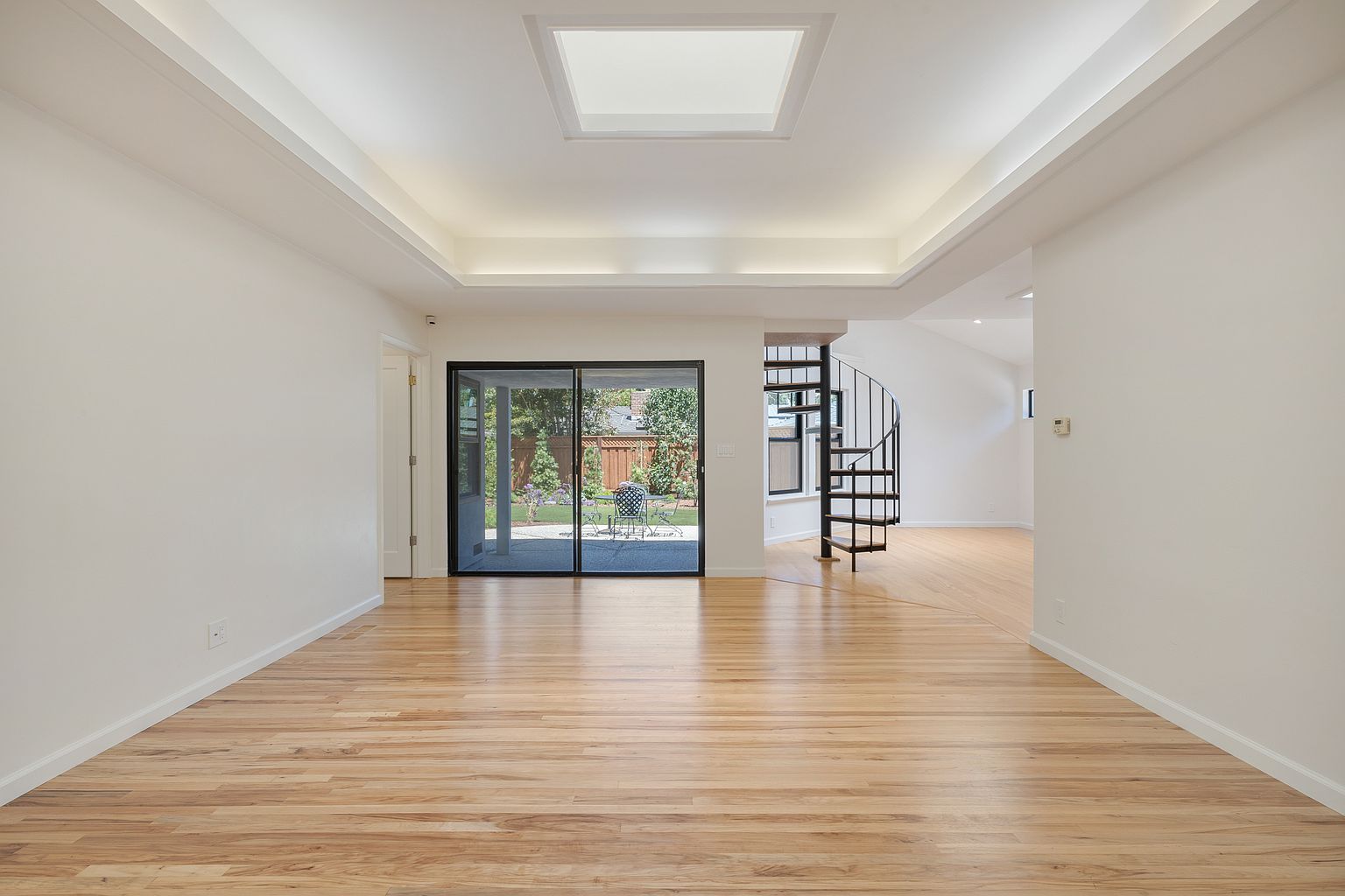 1351 Harker Ave photo 3