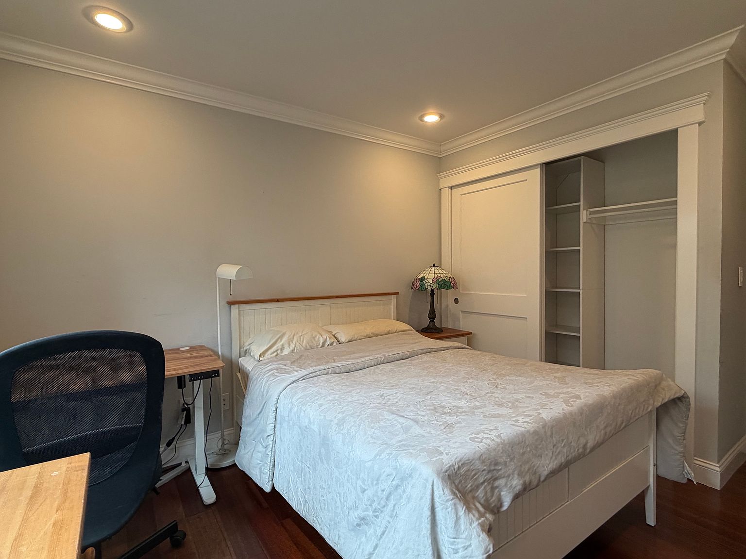 1079 Embarcadero Rd photo 3