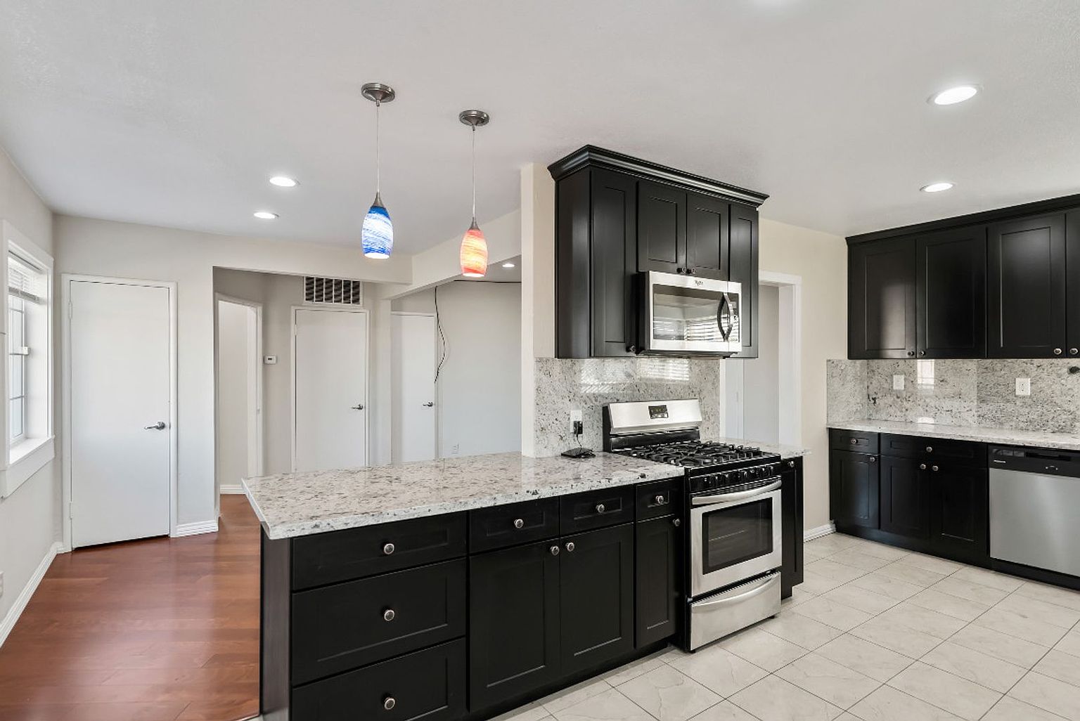 1343 State St photo 3