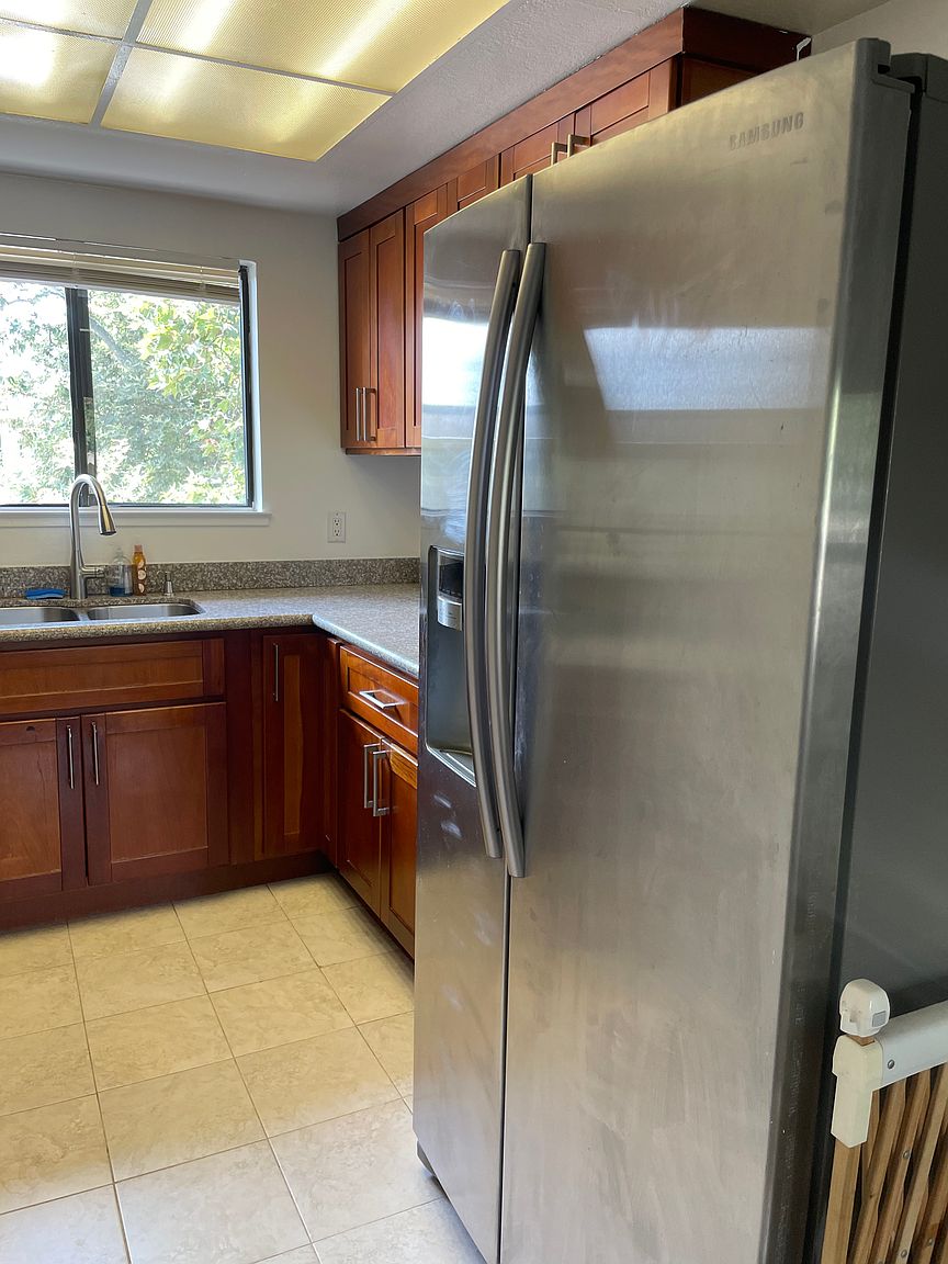 1052 N Abbott Ave photo 4