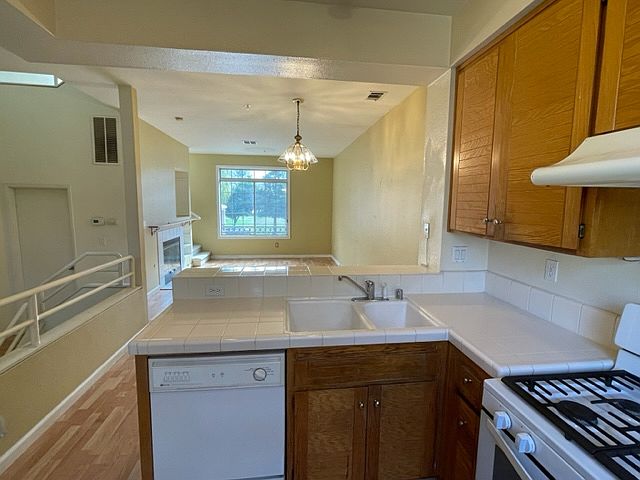 1591 Larkwood Ct photo 5