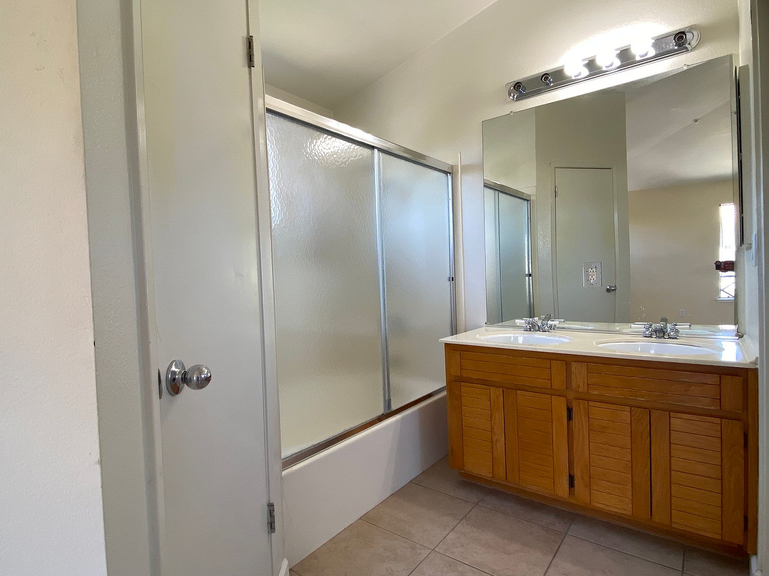 332 Montecito Way photo 5