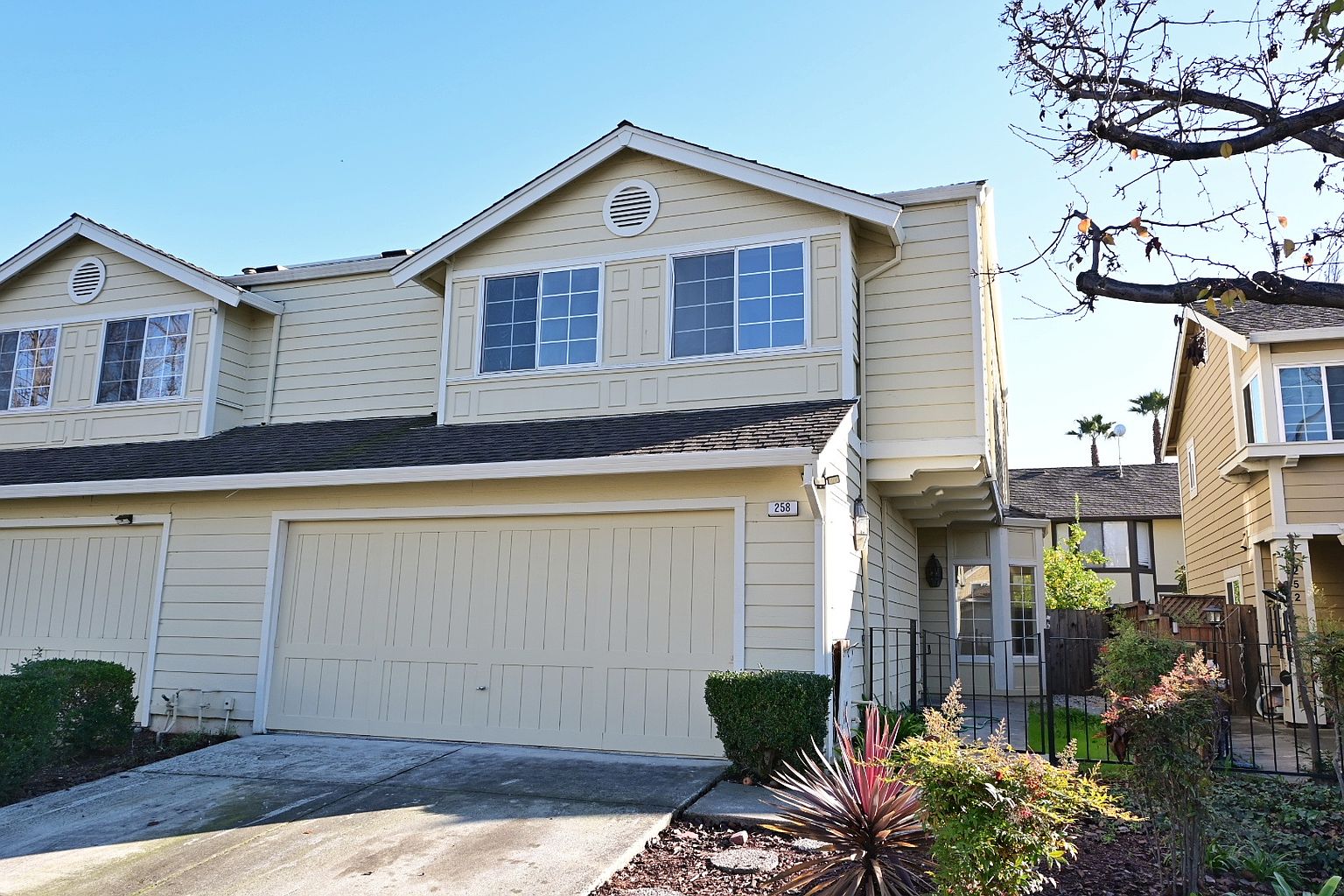 258 Ontario Rd photo 2