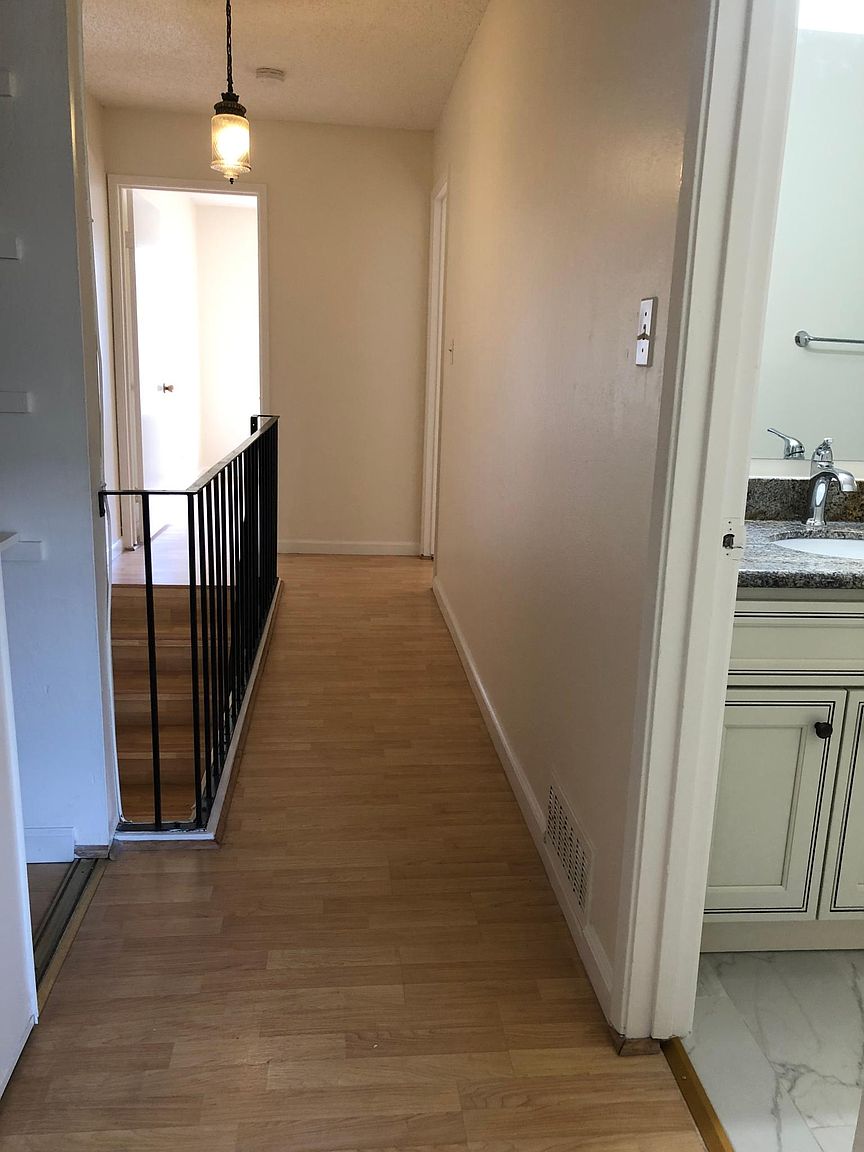 3BR/2BA Townhouse on N Temple Dr · Milpitas photo 3