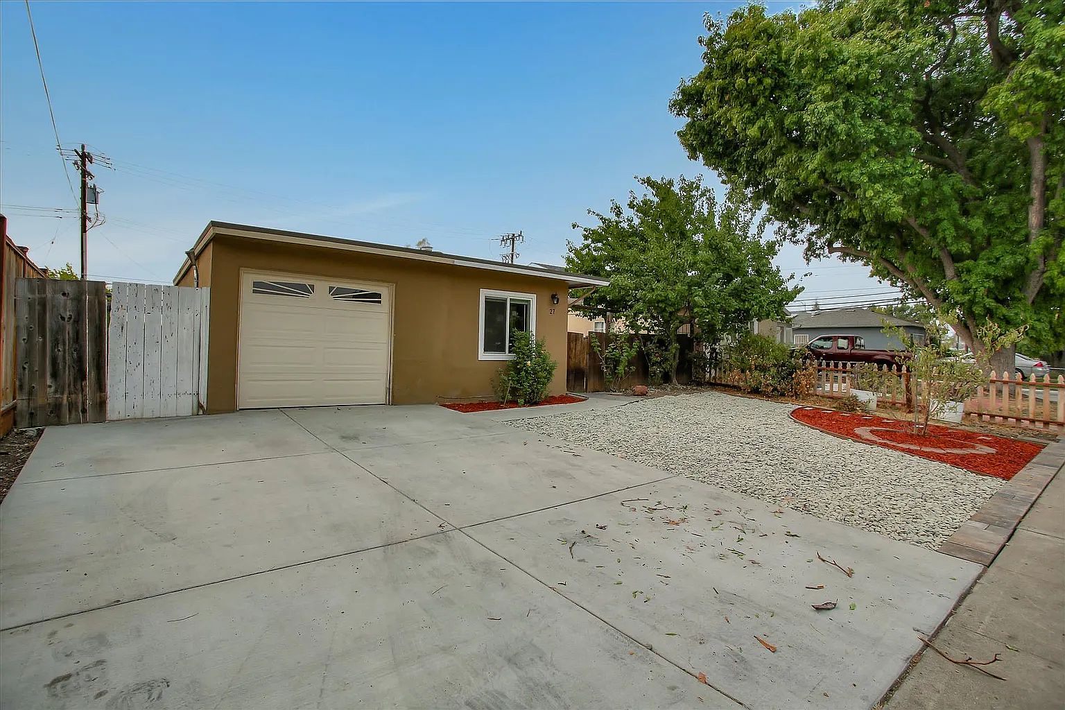 27 Carnegie Dr photo 3