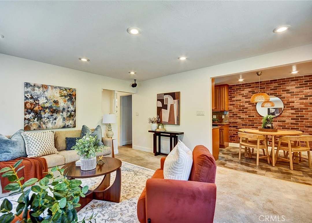 1786 Armand Dr photo 3