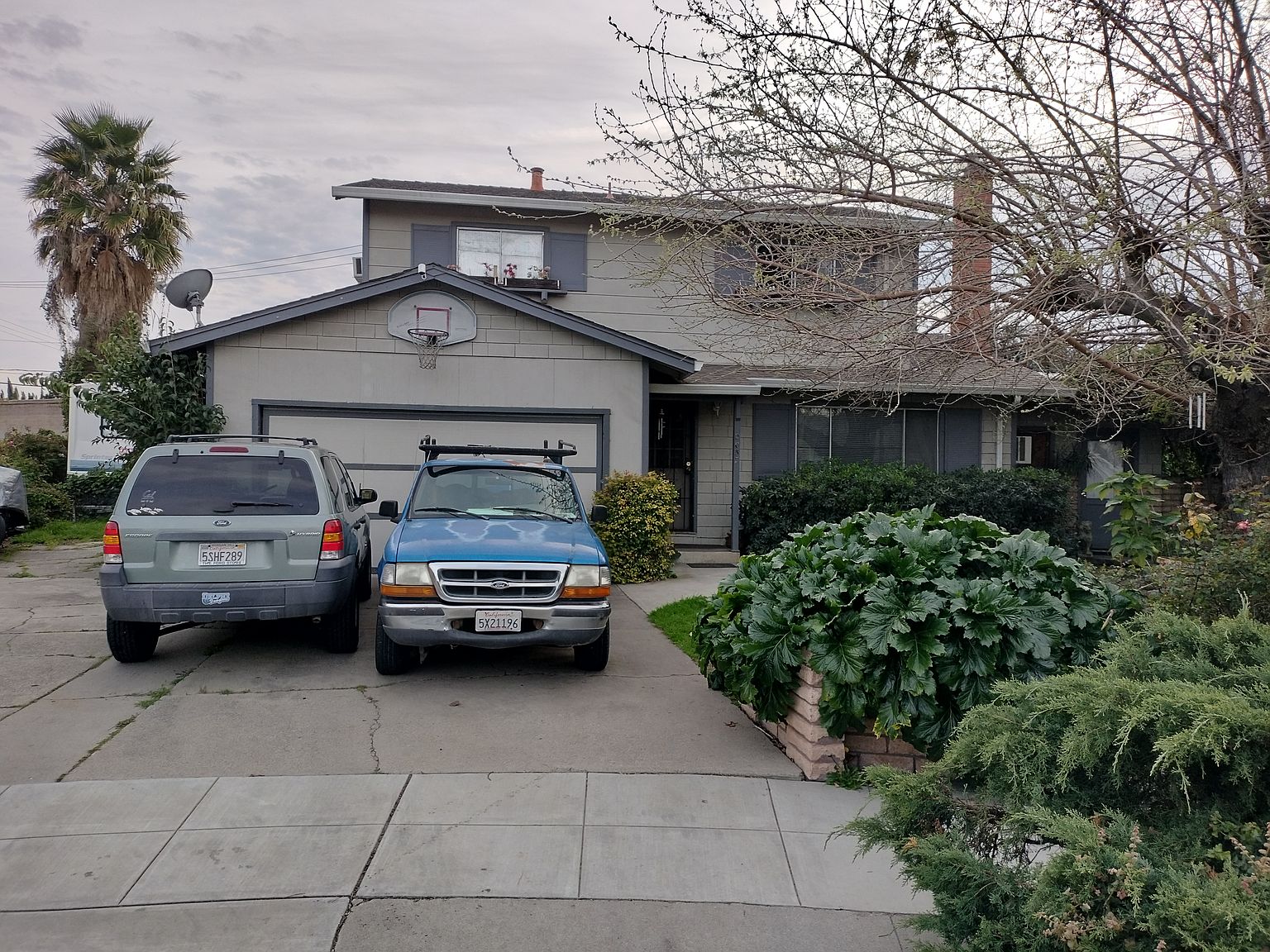 2057 Amberwood Ct photo 2