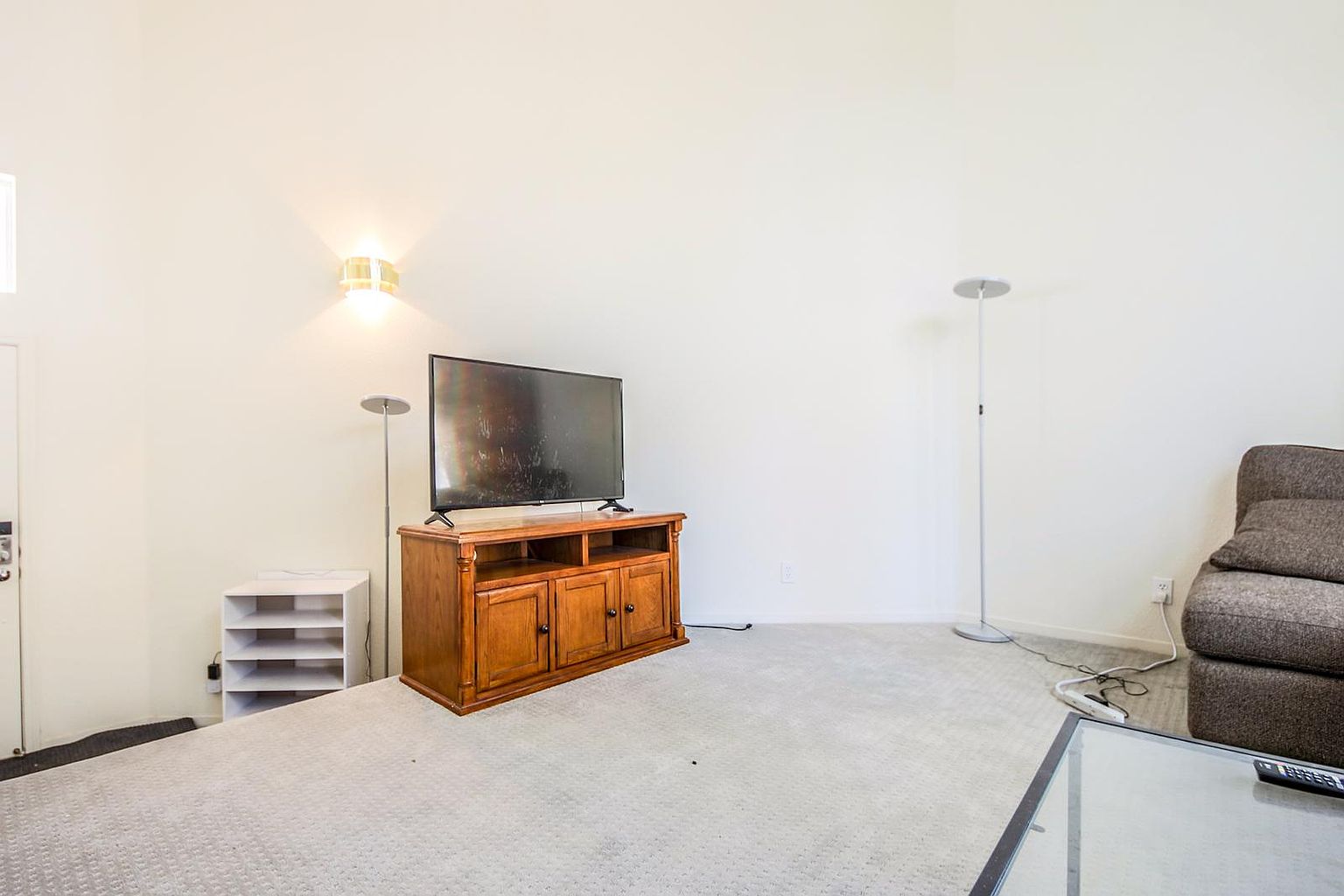 440 Navaro Pl photo 4