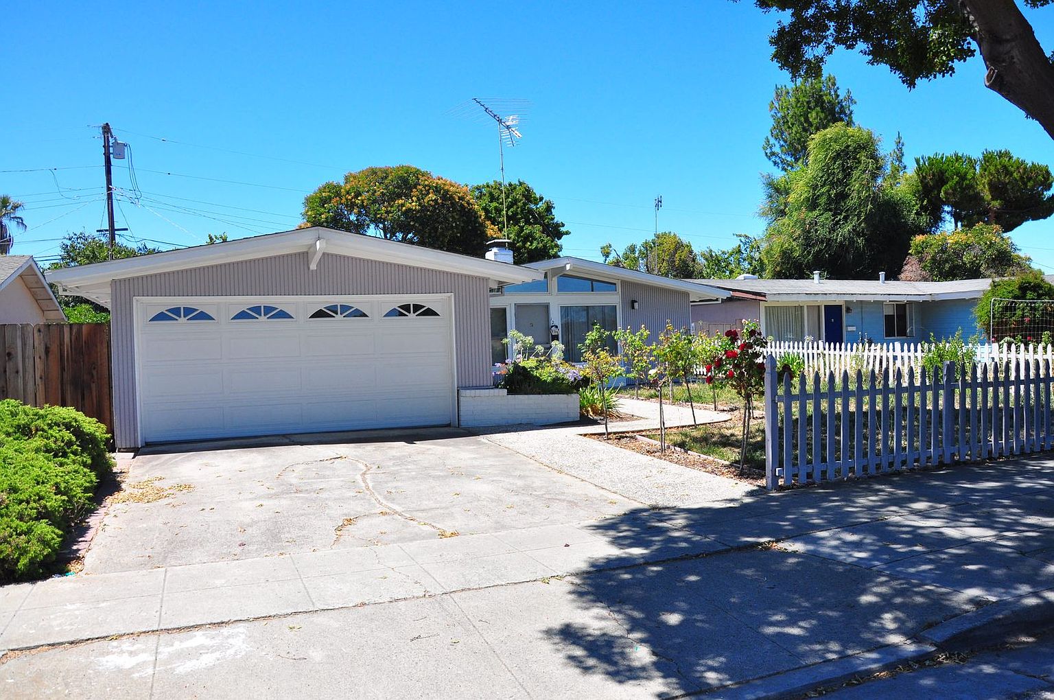 1218 Sandia Ave Sunnyvale, CA 94089 photo 2