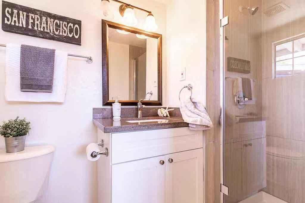 1047 Blazingwood Dr photo 4