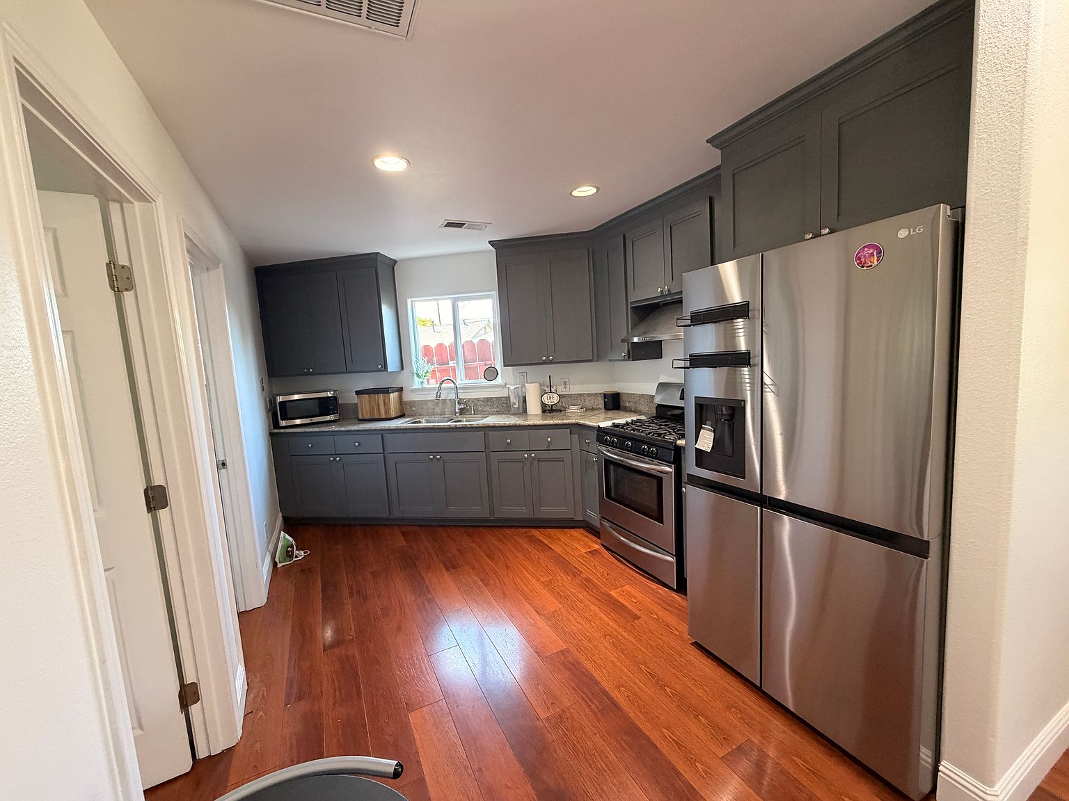 1130 Breezewood Ct photo 4
