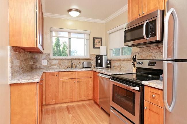 131 Hawthorne Ave photo 5