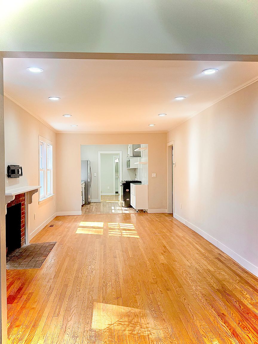609 Oregon Ave photo 4