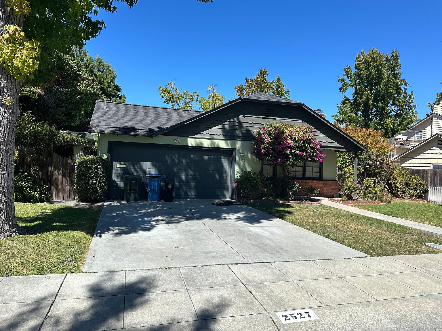 2527 Webster St photo 2