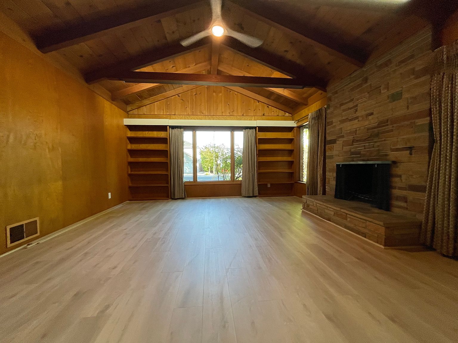 Palo Alto - Midtown, 4 Bed, 2 Bath Updated photo 2