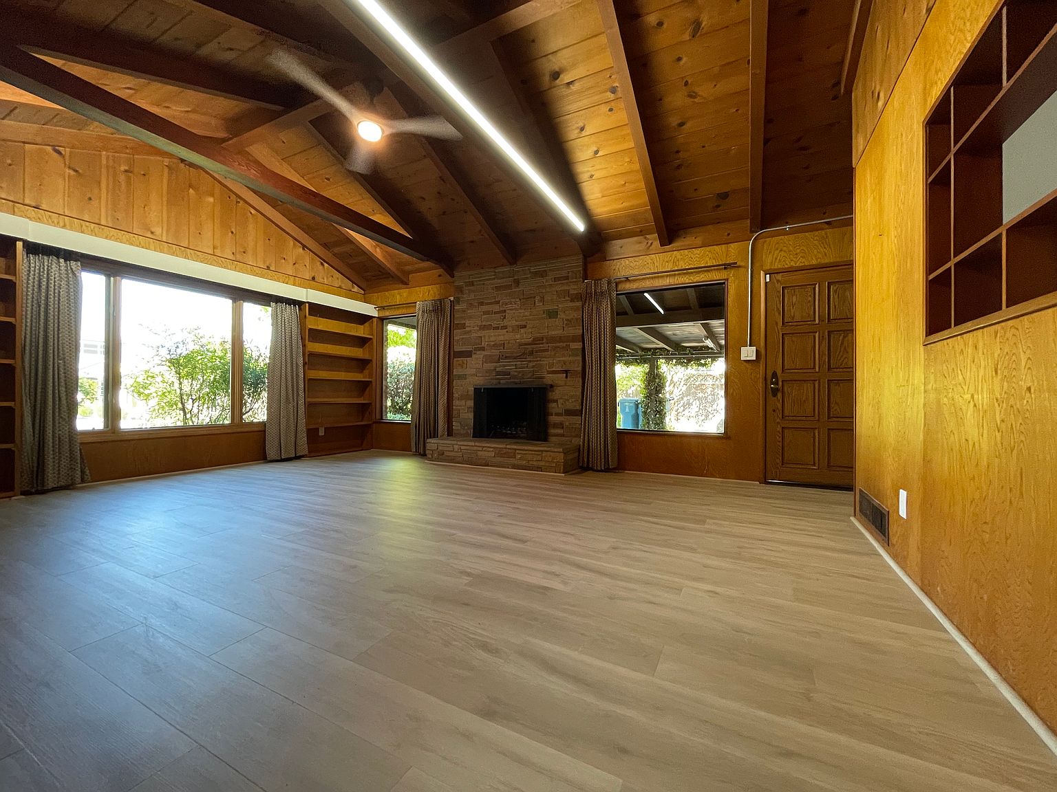 Palo Alto - Midtown, 4 Bed, 2 Bath Updated photo 3