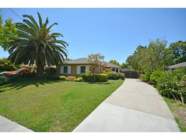 2680 Waverley St photo 2