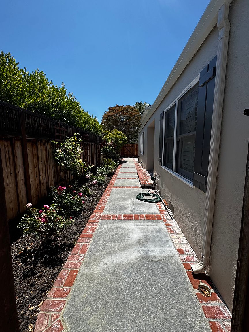 221 Colorado Ave photo 3
