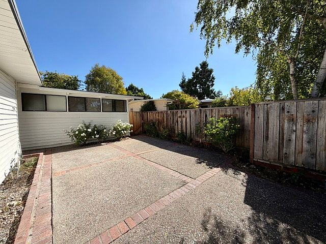 3271 Bryant St photo 4