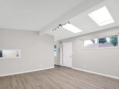 3271 Alma St photo 3