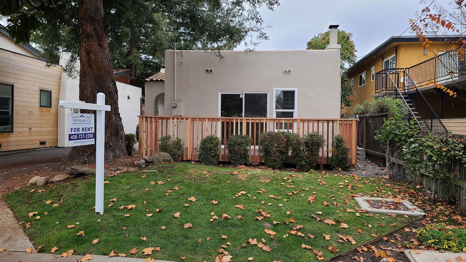2BR/1BA Single Family House on College Avenue · Stanford photo 2