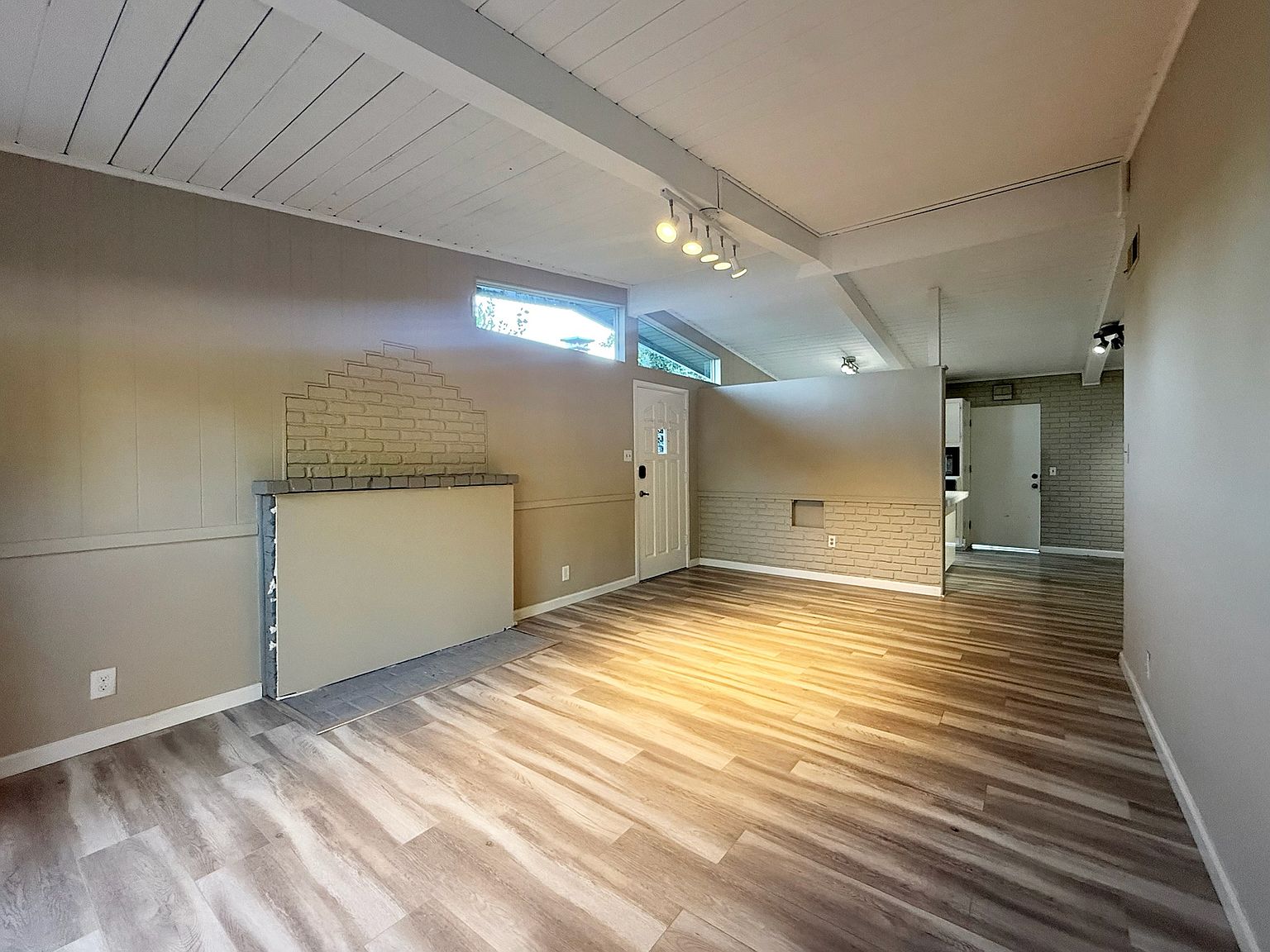 435 Dell Ave photo 4