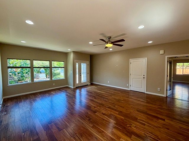 4235 Ruthelma Ave photo 2