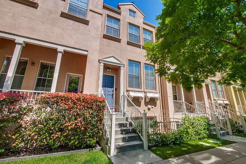 118 Pacchetti Way photo 2