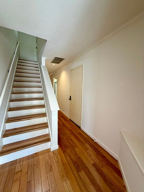 173 Sierra Vista Ave photo 2