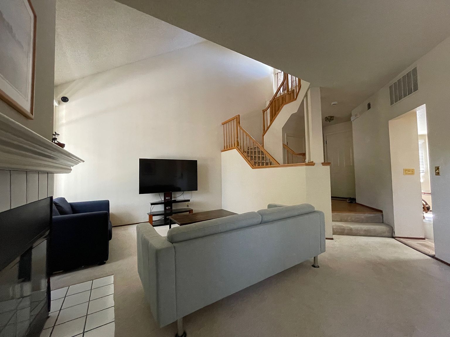 1017 Asbury Way photo 4