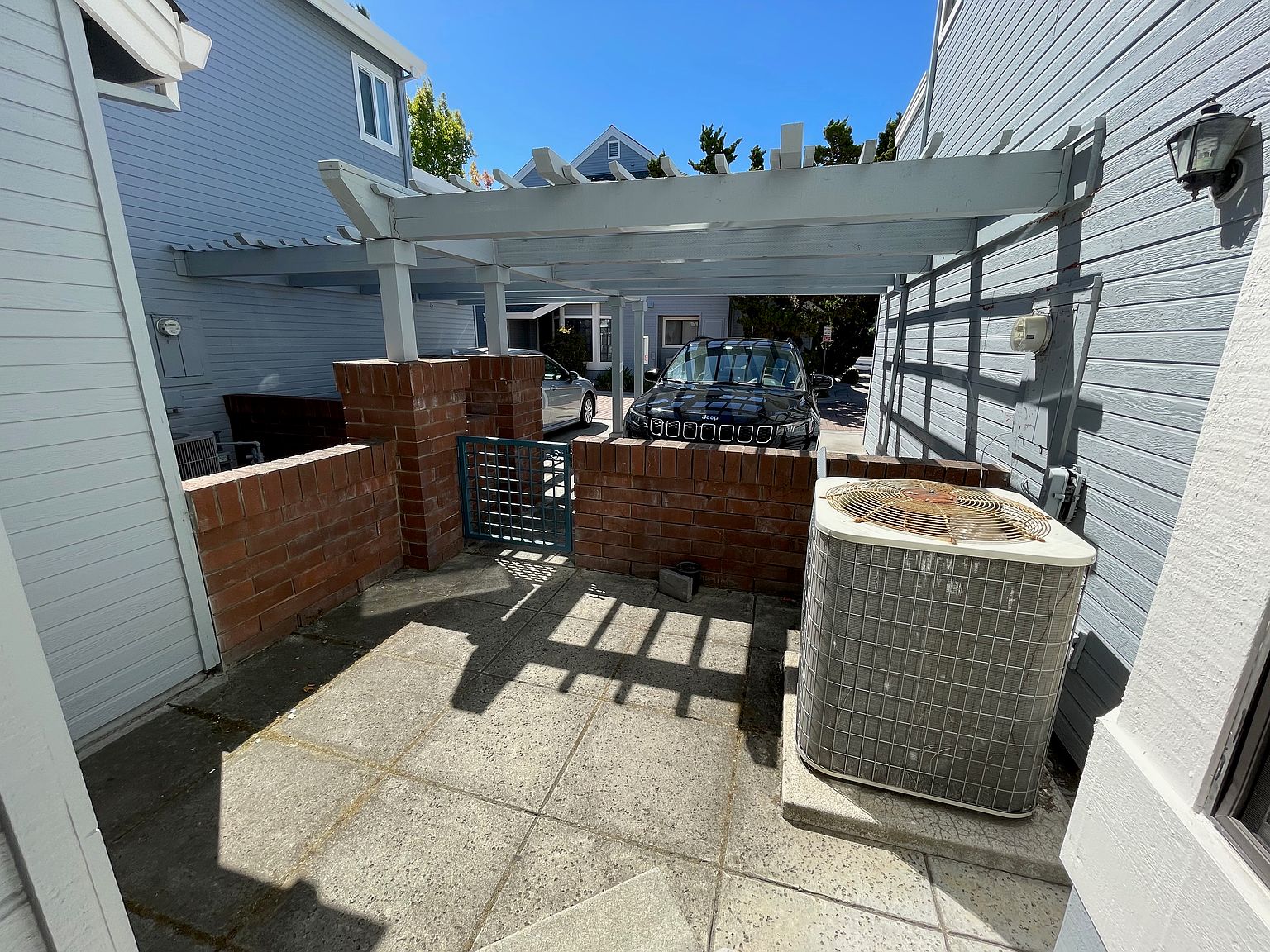 1017 Asbury Way photo 3