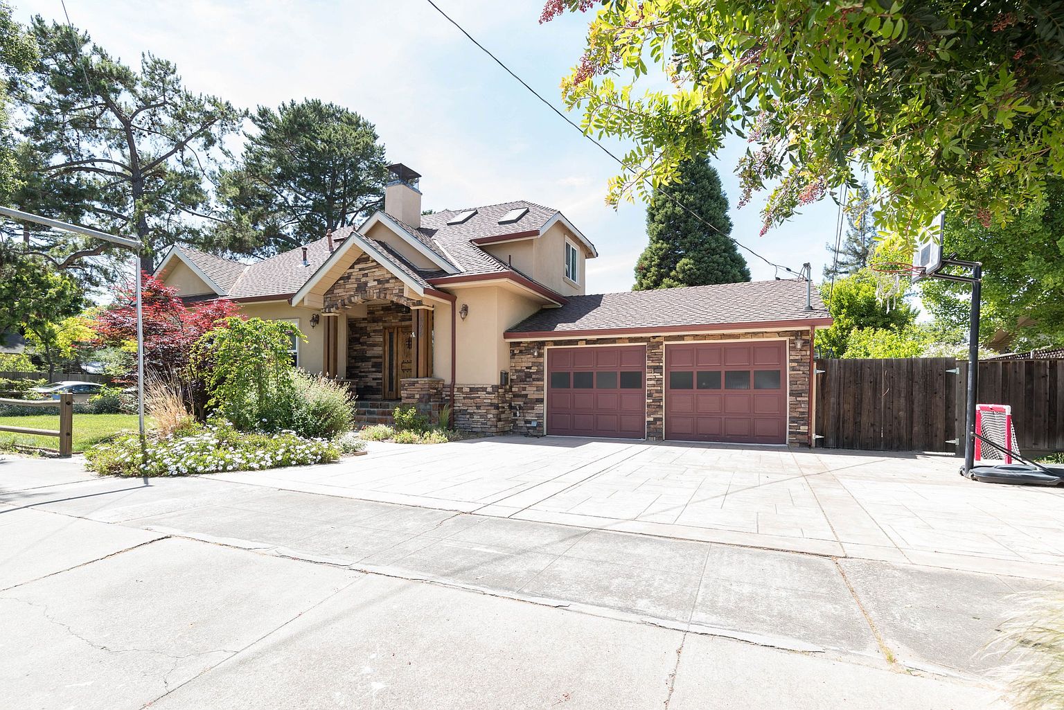 596 Pettis Ave Mountain View, CA 94041 photo 3