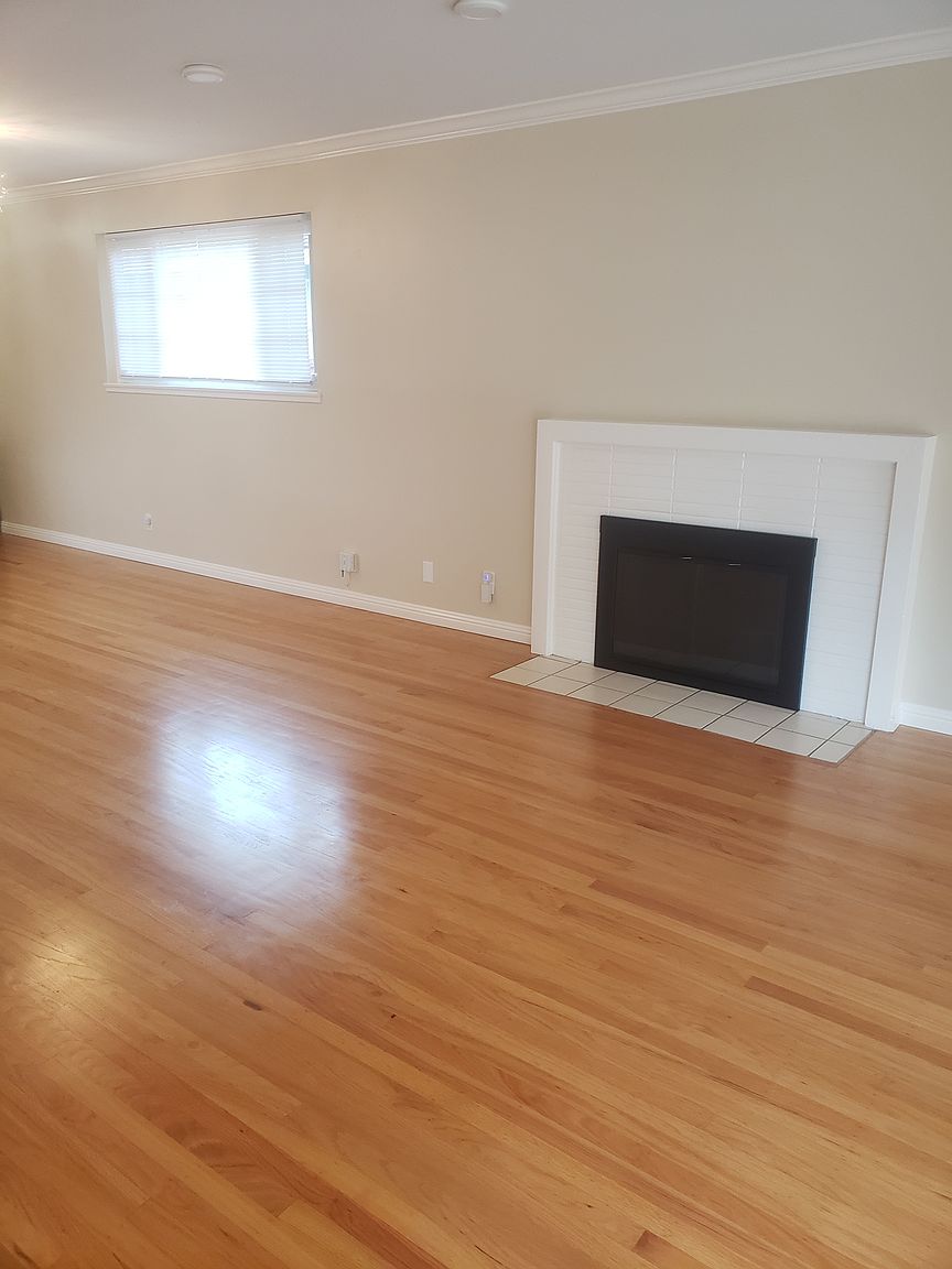3BR/2BA Single Family House on Mccarty Ave · Mountain View photo 4