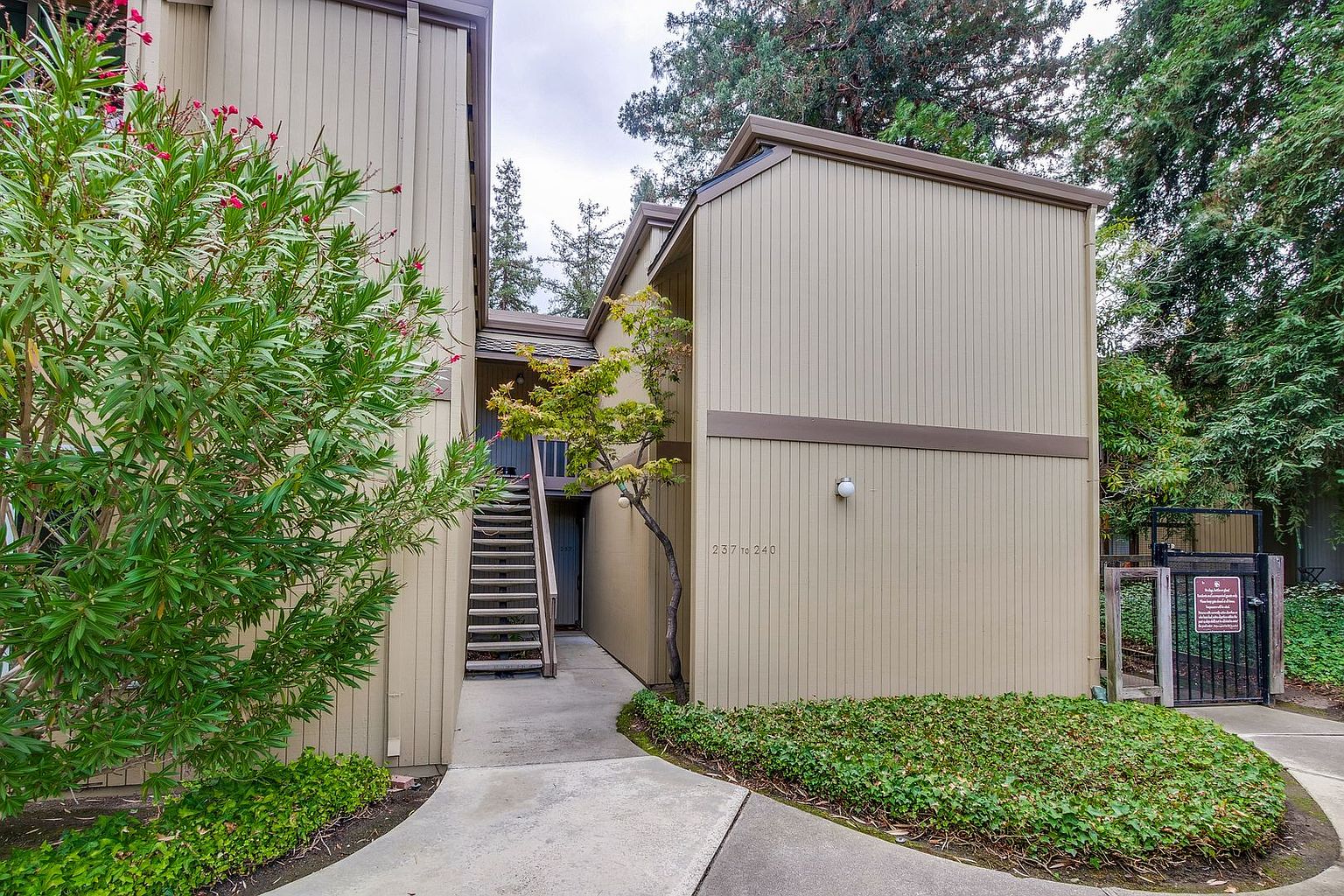 505 Cypress Point Dr photo 3