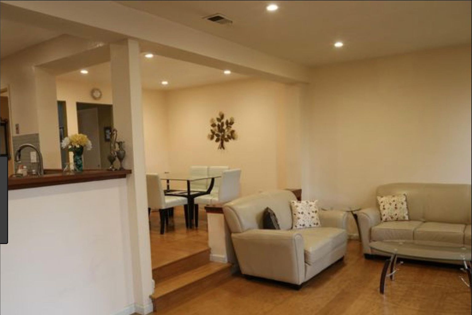 163 Sherland Ave photo 4