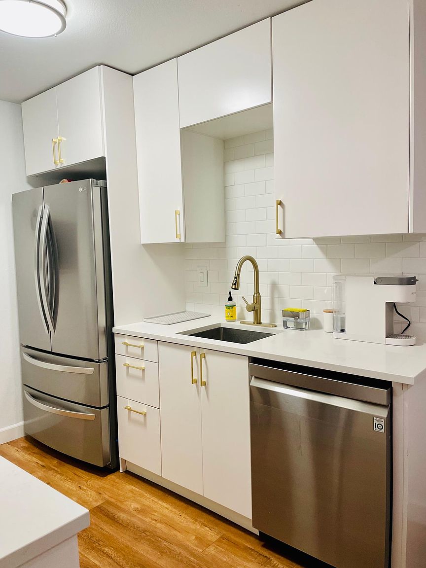 231 Easy St photo 2