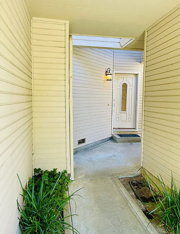 625 Charmain Cir photo 4