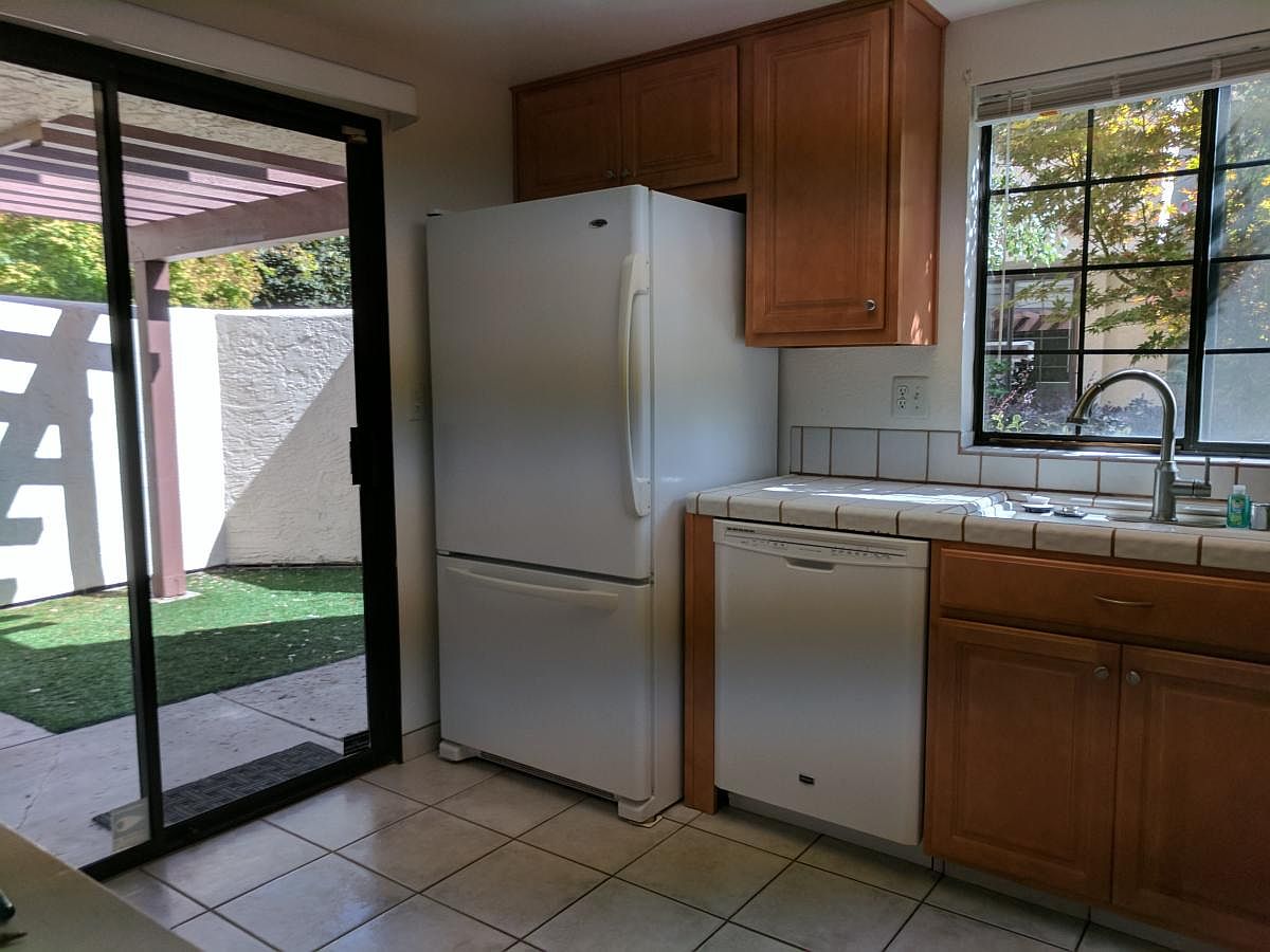 1019 Chula Vista Ter photo 2