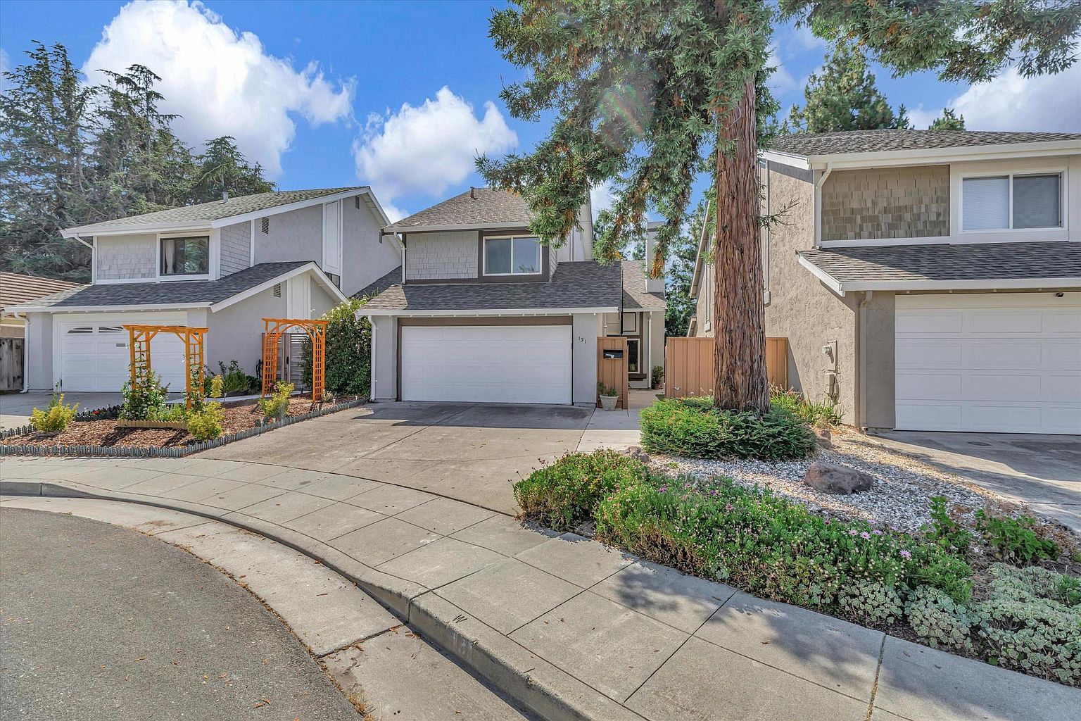 131 Carson Ct photo 3