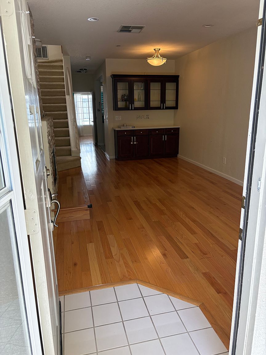975 Belmont Ter photo 2