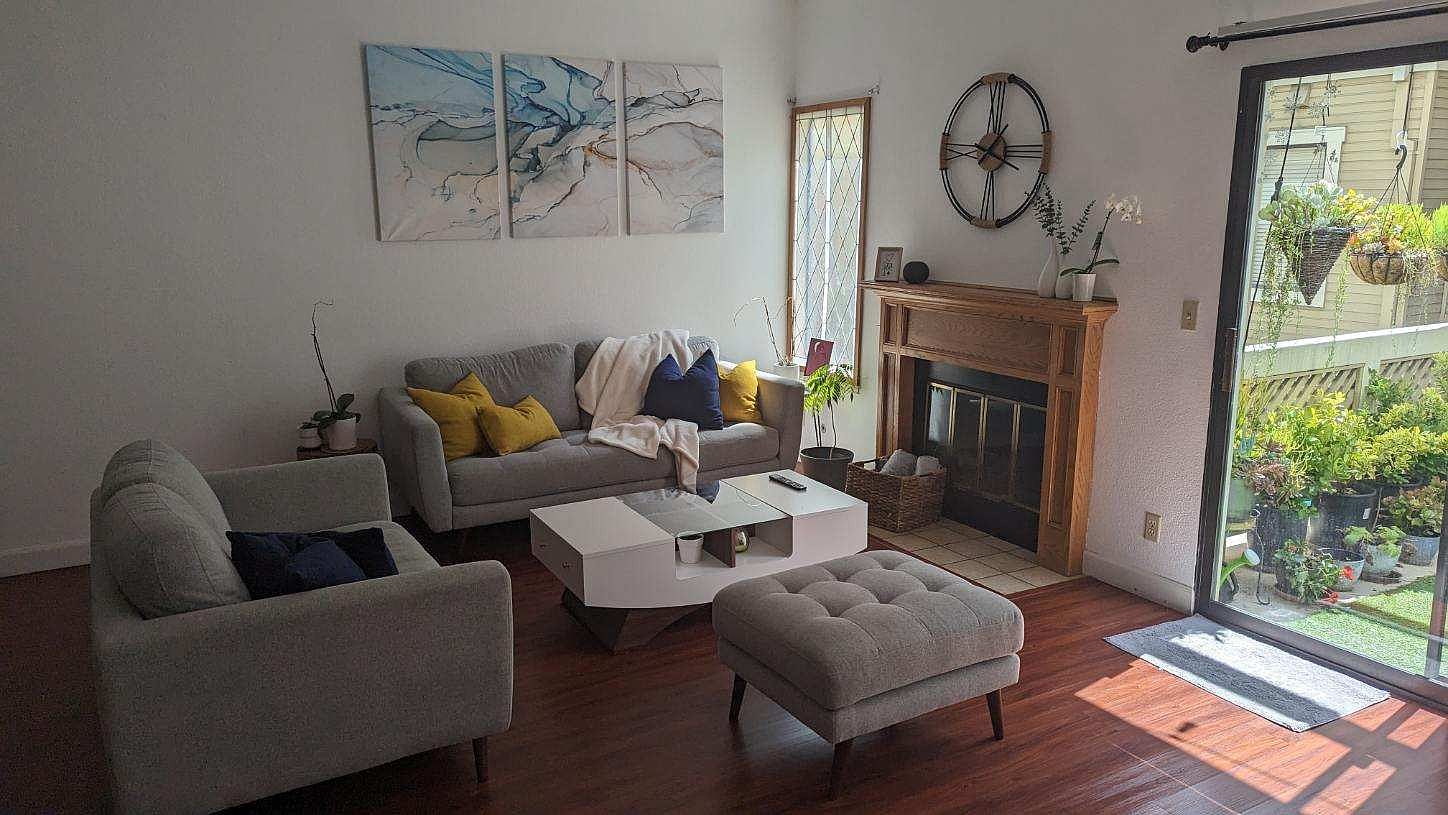 942 La Mesa Ter photo 5