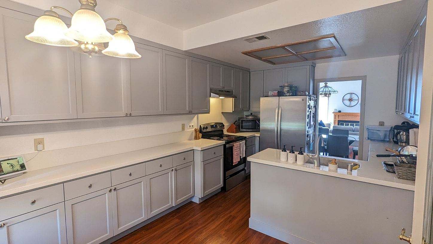 942 La Mesa Ter photo 4