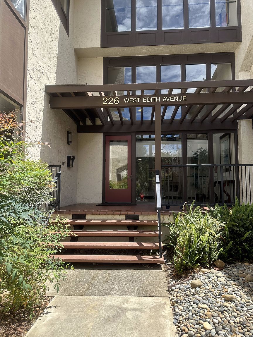 226 W Edith Ave photo 4