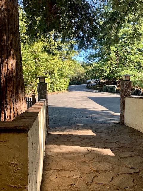 3020 Country Club Ct photo 3