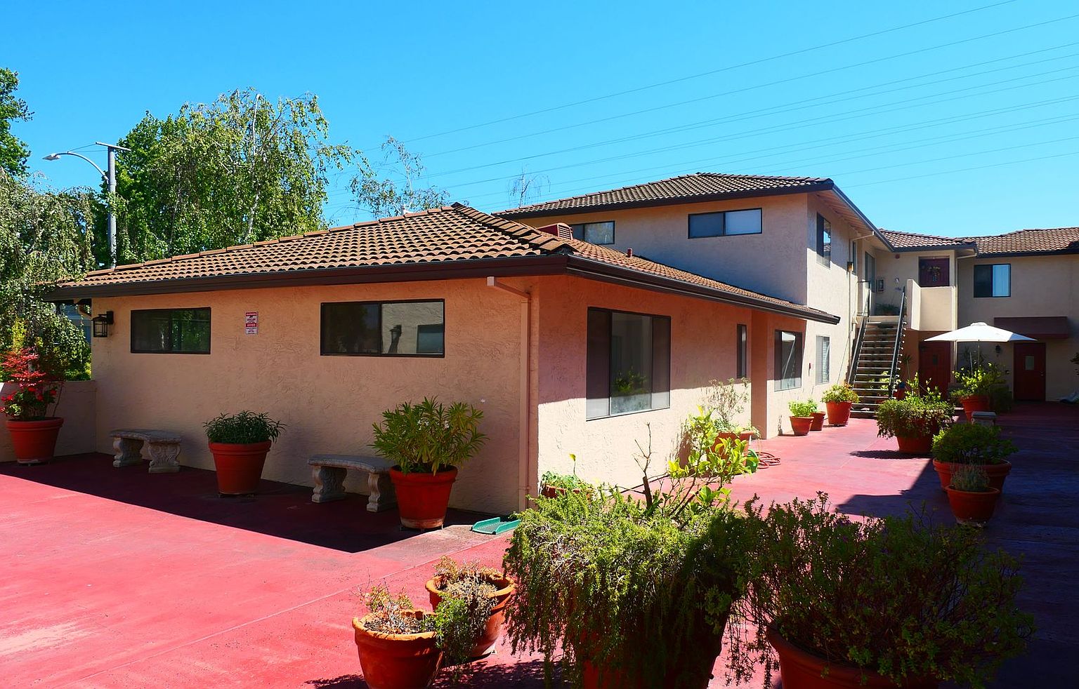 695 S Knickerbocker Dr Sunnyvale, CA 94087 photo 3