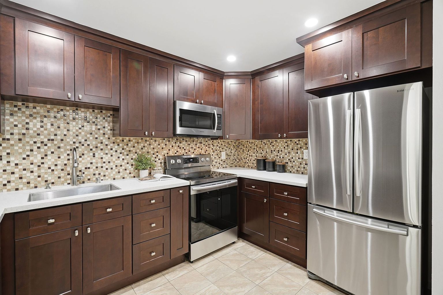 1031 Crestview Dr Mountain View, CA 94040 photo 2