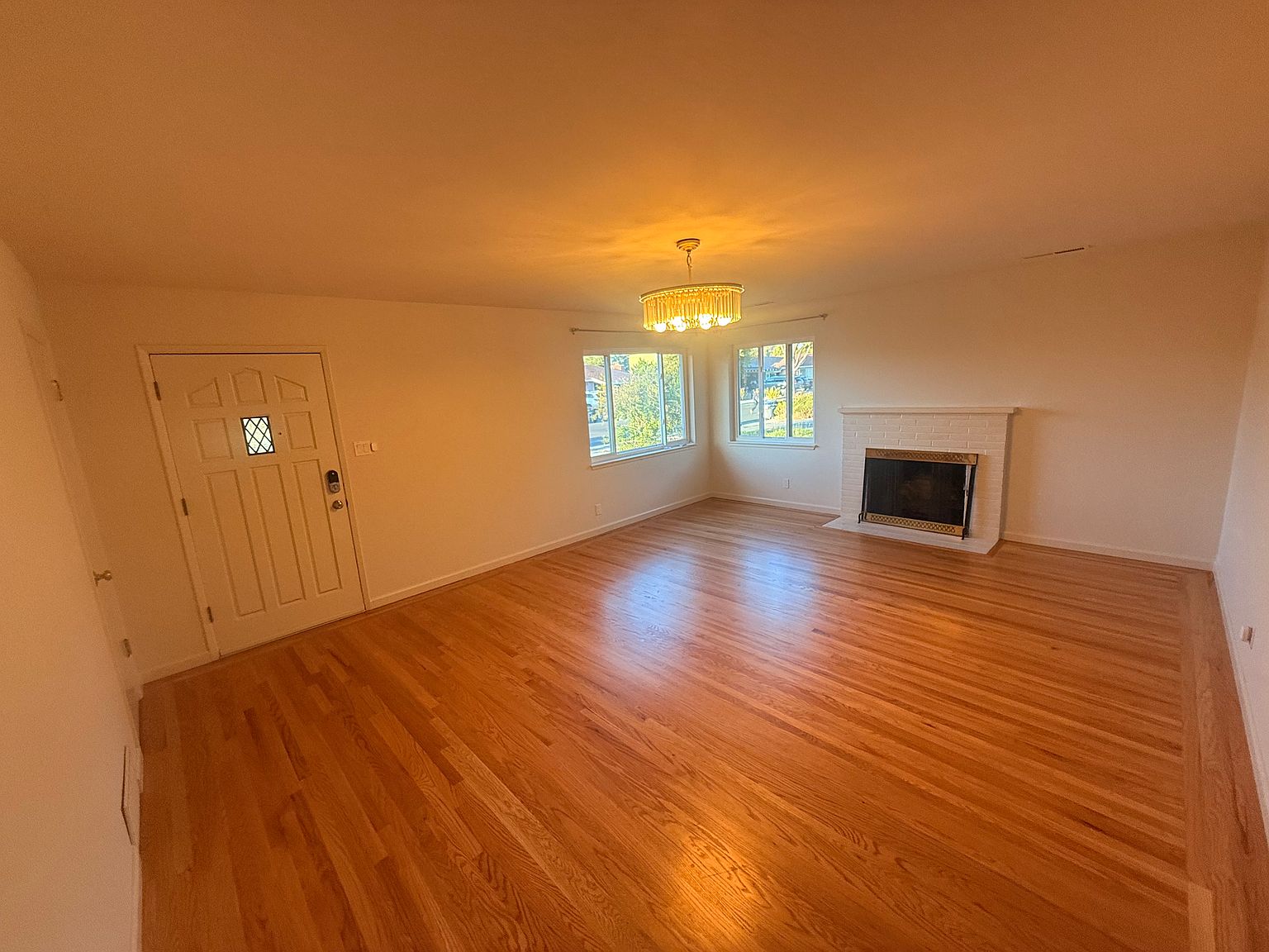 212 E Hemlock Ave photo 3