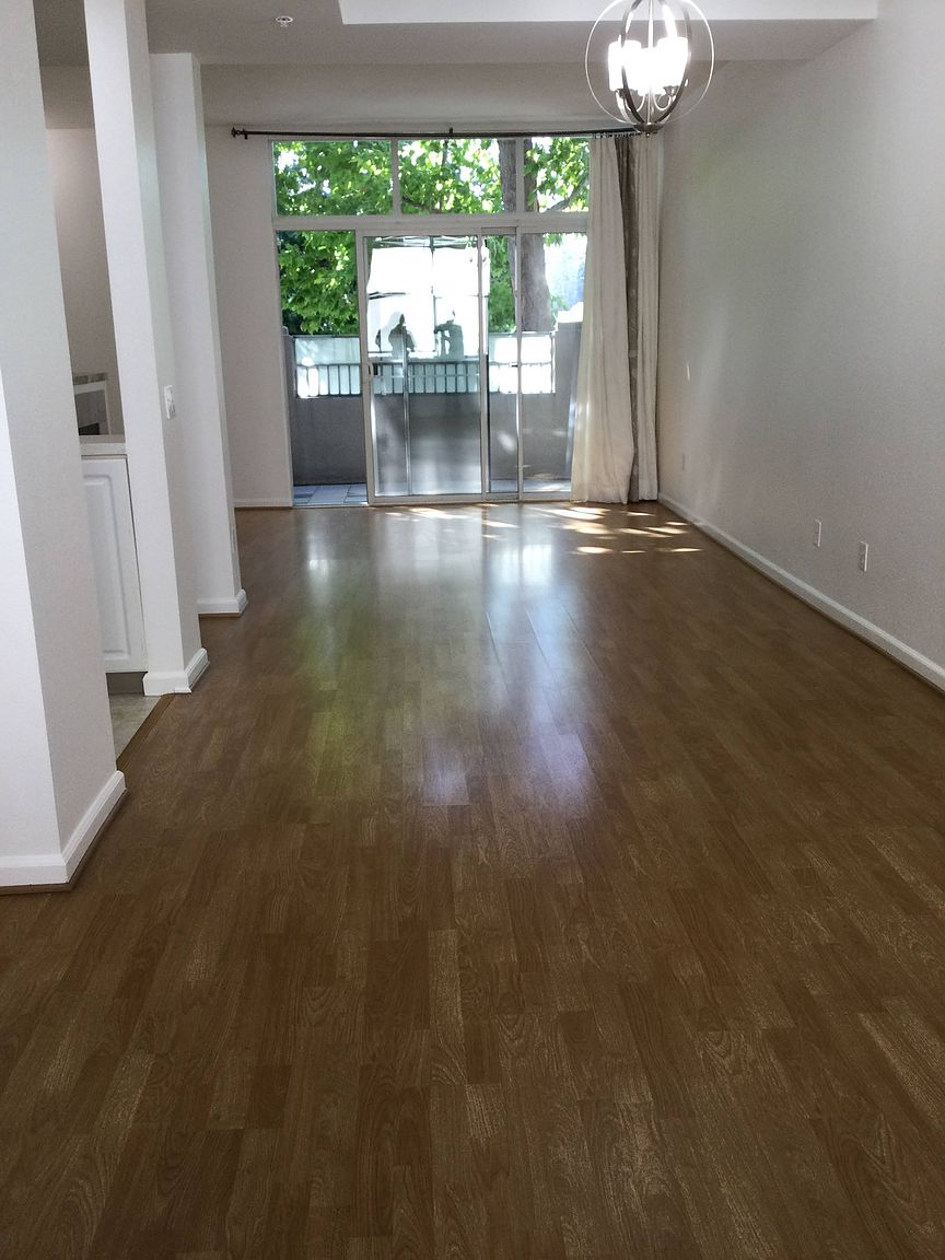 315 Dunsmuir Ter photo 2