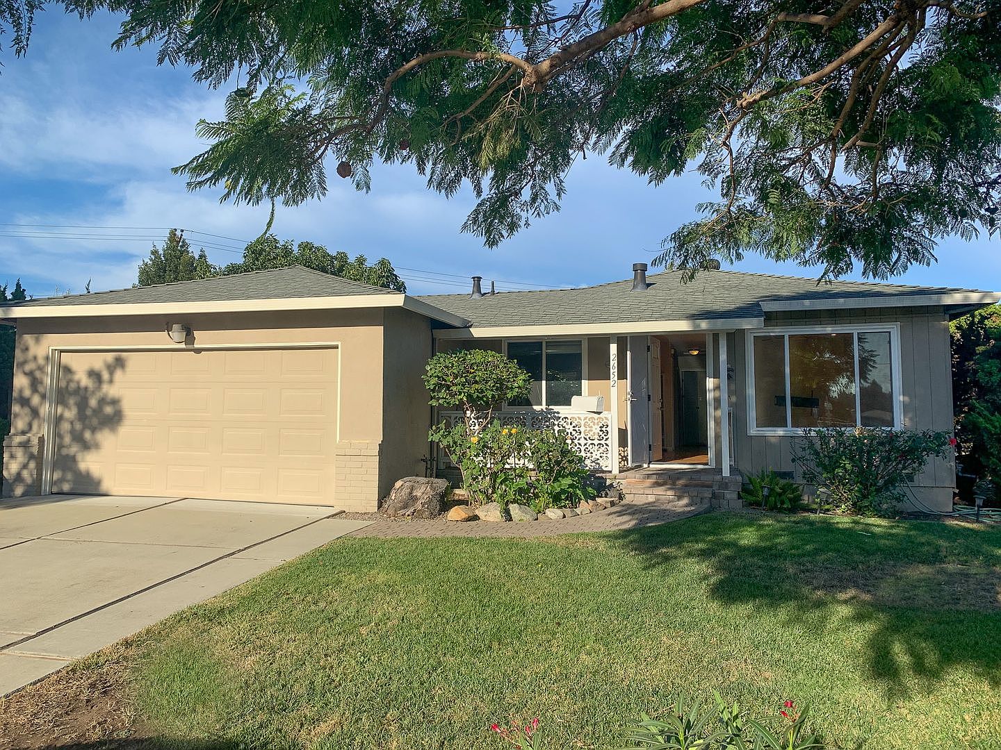 Single level 3 Bedroom Home on a Spacious Corner Lot! photo 4